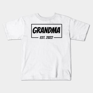 Grandma Est 2022 Tee,T-shirt for new Mother, Mother's day gifts, Gifts for Birthday present, cute B-day ideas Kids T-Shirt